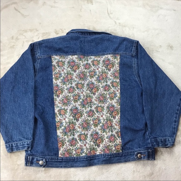 - Vintage jean jacket floral tapestry denim XXL